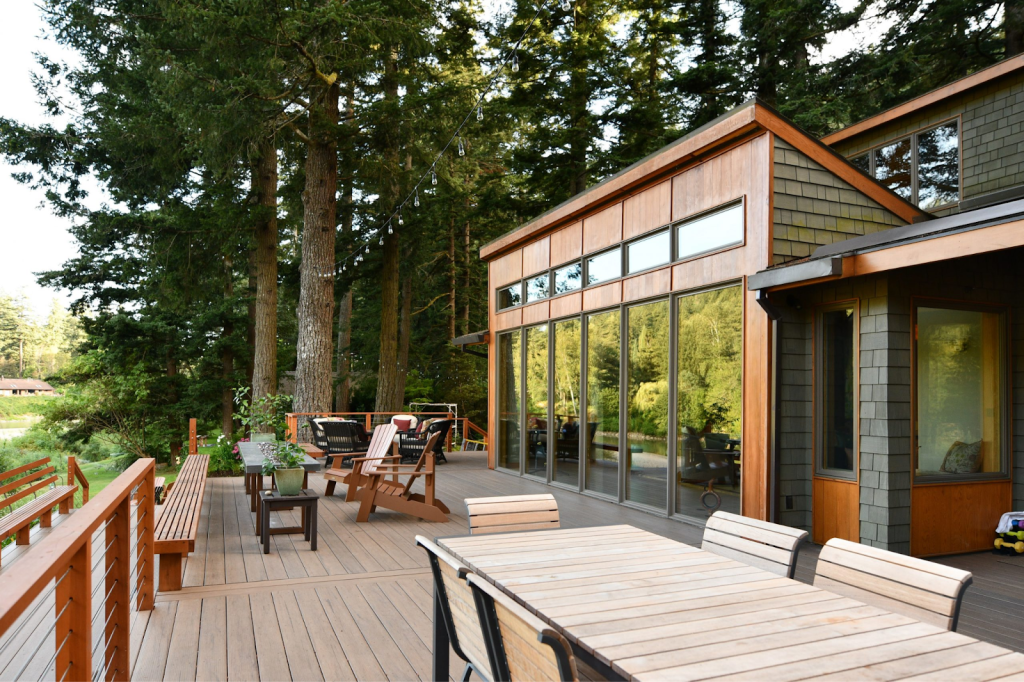 an outdoor deck completed by kamanski construction in south carolina